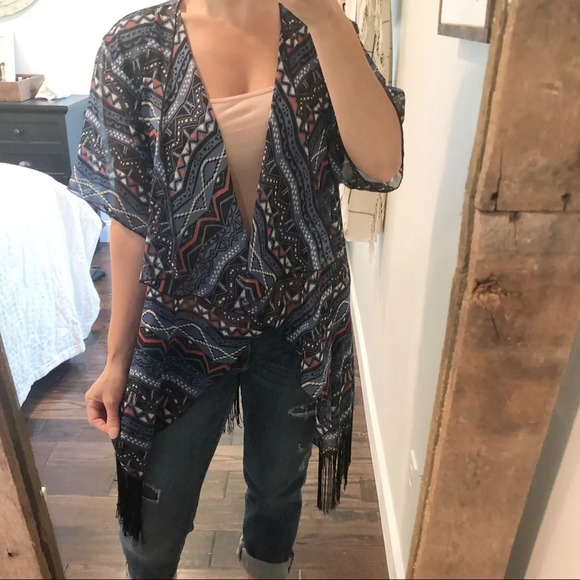 LulaRoe fringe kimono - Picture 1 of 5